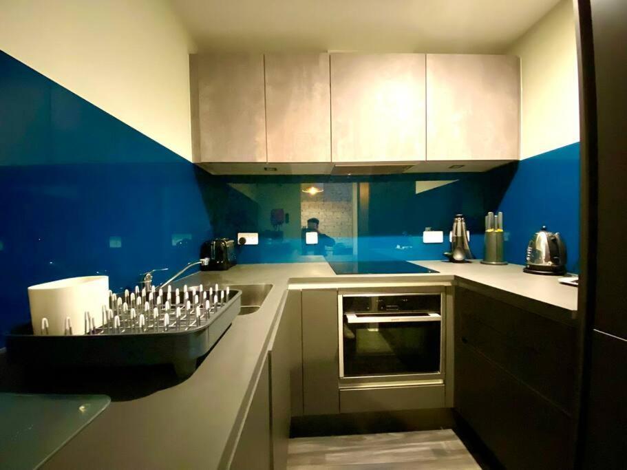 Stunning Apartment Suite - Free Parking & Wifi! Poole Eksteriør bilde